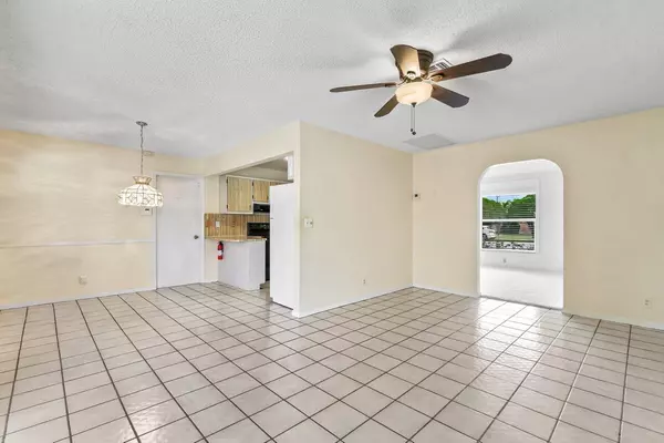 West Palm Beach, FL 33406,1451 E Libby DR