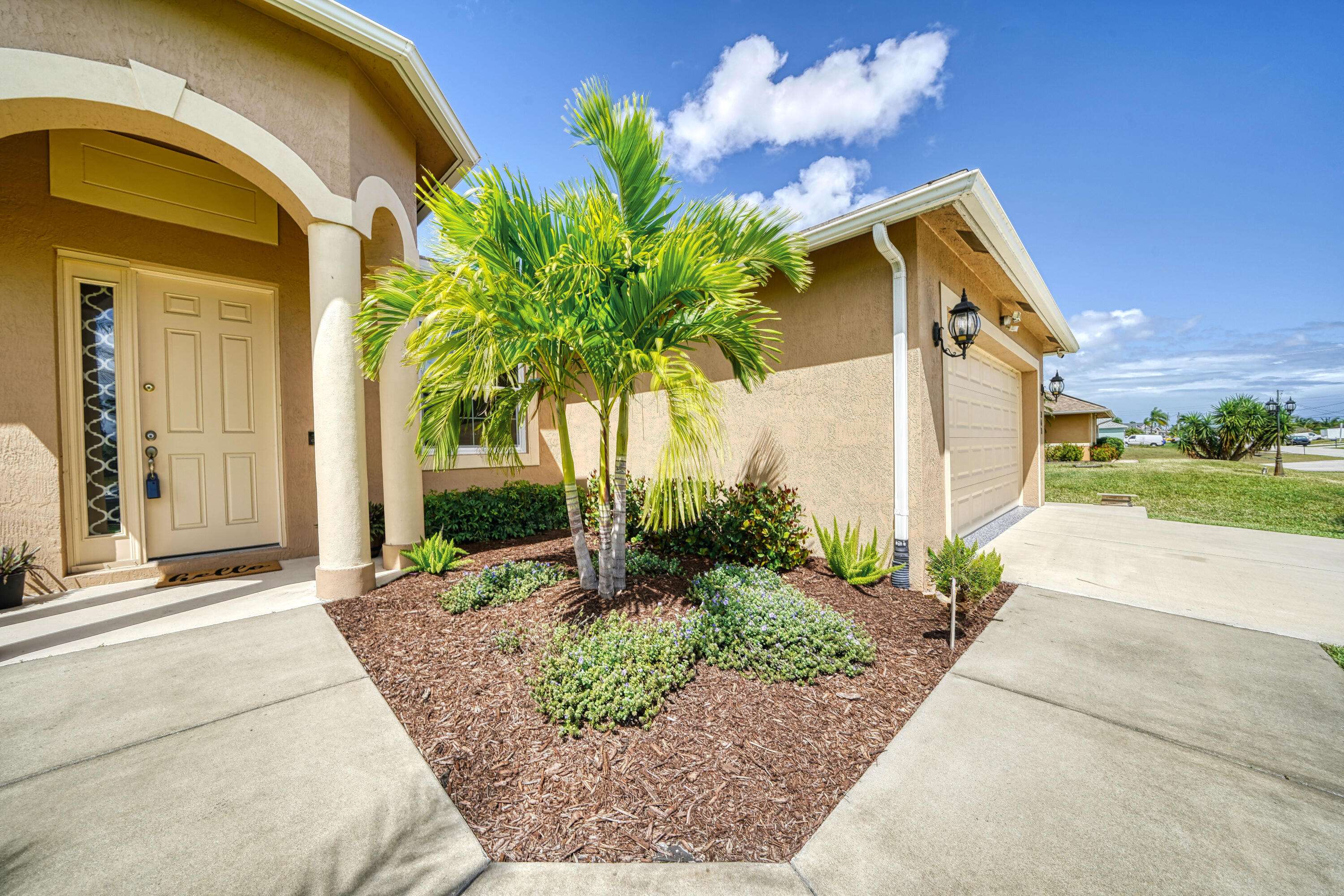 Port Saint Lucie, FL 34953,343 SW Jeanne AVE