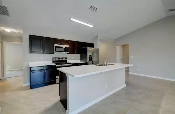 Port Saint Lucie, FL 34953,820 SE N Celtic AVE