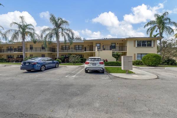 Delray Beach, FL 33445,2900 SW 22nd CIR 222e