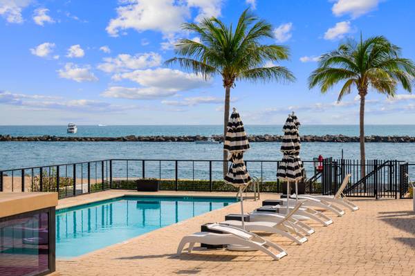 Palm Beach Shores, FL 33404,106 Inlet WAY 102