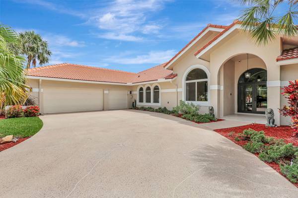 8584 N Wendy LN, West Palm Beach, FL 33411