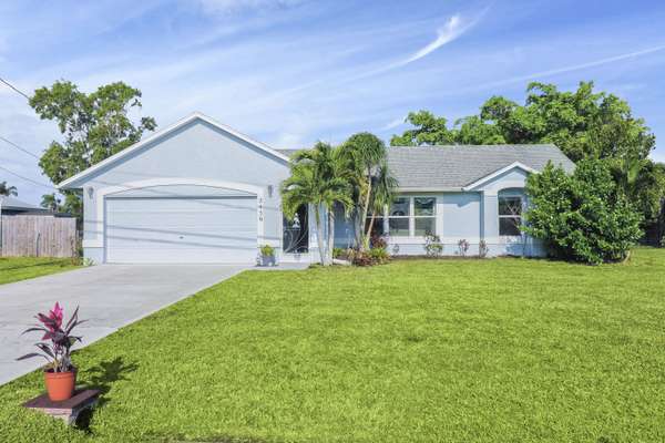 2456 SE Charleston DR, Port Saint Lucie, FL 34953