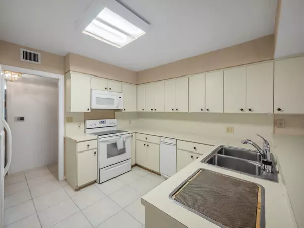 Tequesta, FL 33469,19149 SE Sea Turtle CT 105-A