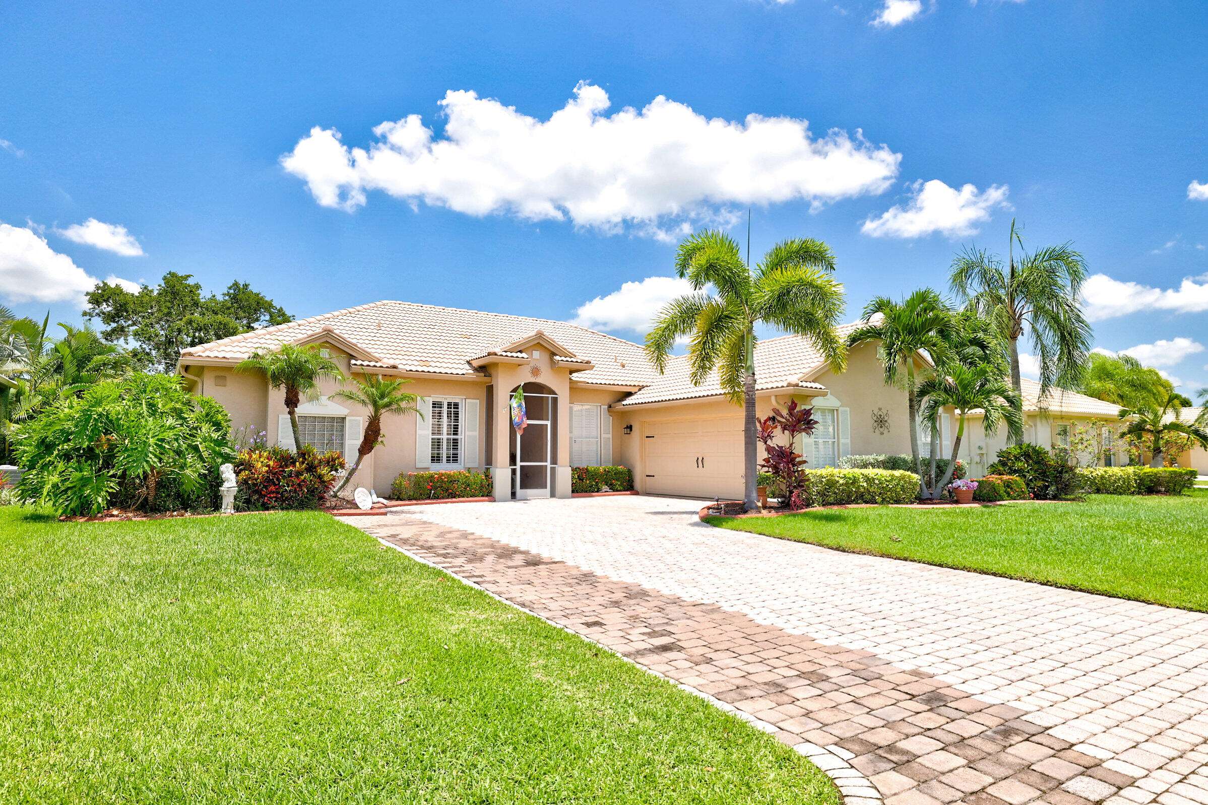 416 NW Canterbury CT, Port Saint Lucie, FL 34983