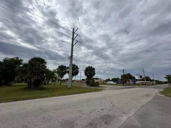 Okeechobee, FL 34972,310 N Hwy 98