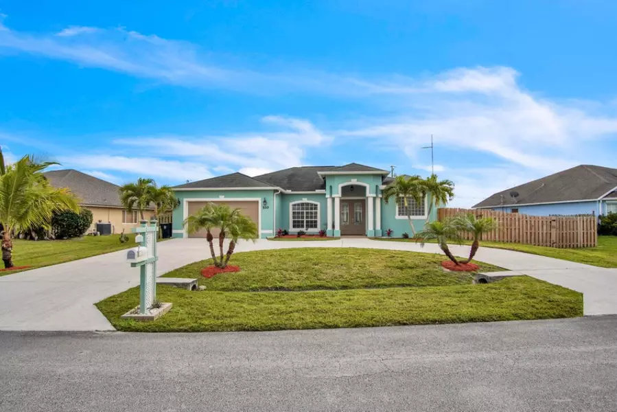 510 SW Nagle PL, Port Saint Lucie, FL 34953