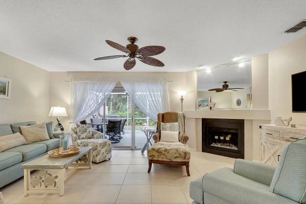 Vero Beach, FL 32963,1504 Coral Oak LN 1302