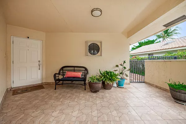 Weston, FL 33326,1642 Eastlake WAY