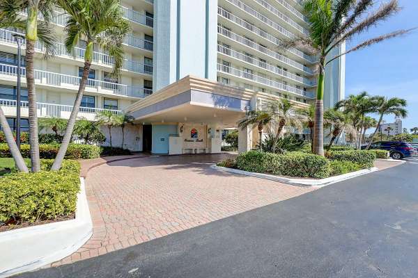 Jensen Beach, FL 34957,10600 S Ocean DR 607