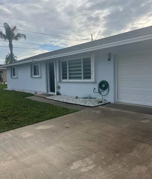 6817 Florida DR, Lake Worth, FL 33462