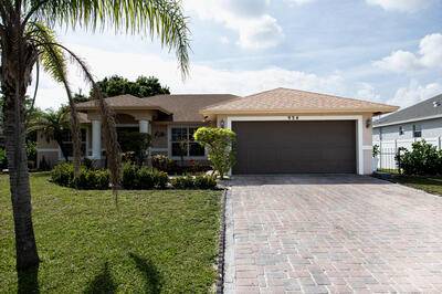 934 SW Fisherman AVE, Port Saint Lucie, FL 34953