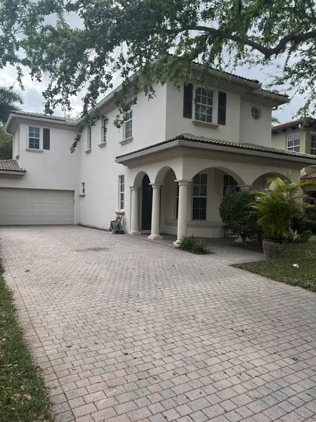 422 Pumpkin DR, Palm Beach Gardens, FL 33410