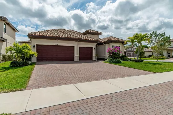 1408 Whitcombe DR, Royal Palm Beach, FL 33411