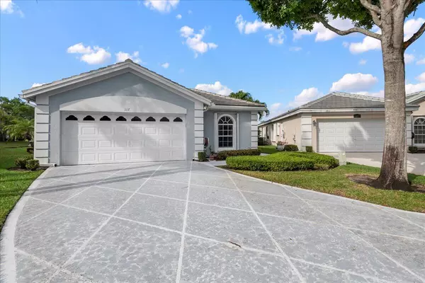 117 Harbor Lake CIR, Greenacres, FL 33413