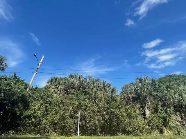 Fort Pierce, FL 34982,5600 Tangelo DR