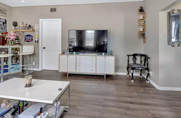 Lake Worth Beach, FL 33460,1629 N J ST 1