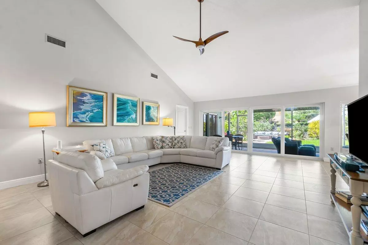 Jupiter, FL 33477,222 Cape Pointe CIR