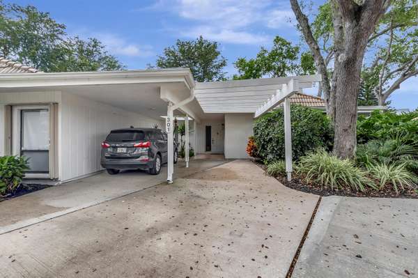 301 Bridgewood CT 301, Boca Raton, FL 33434