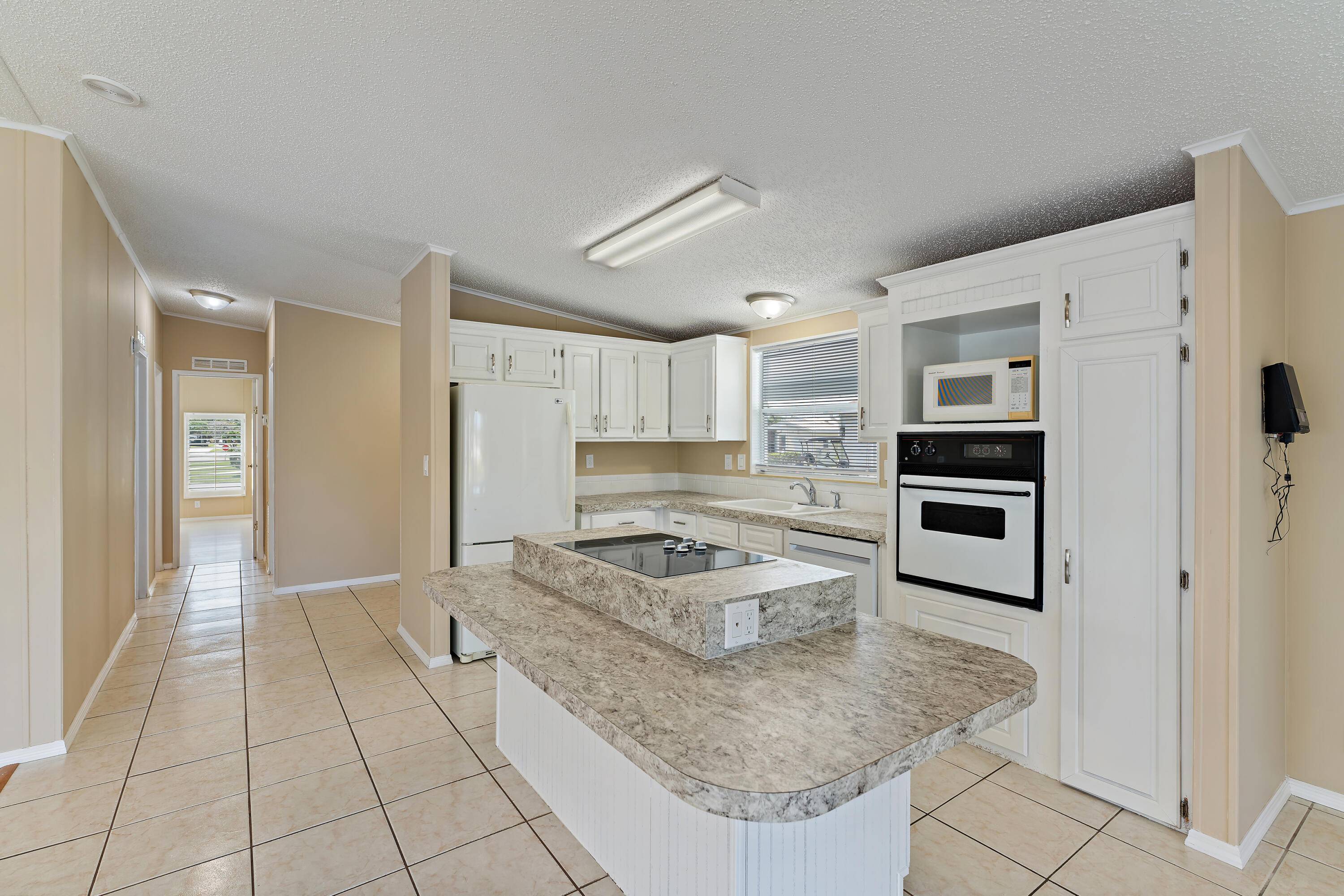 Port Saint Lucie, FL 34952,8479 Labelia CT