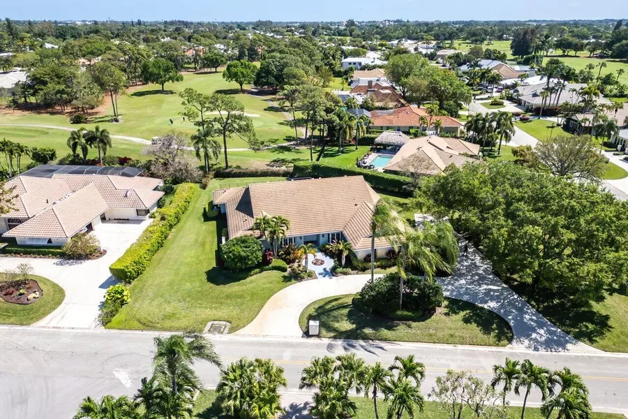 570 N Country Club DR, Atlantis, FL 33462