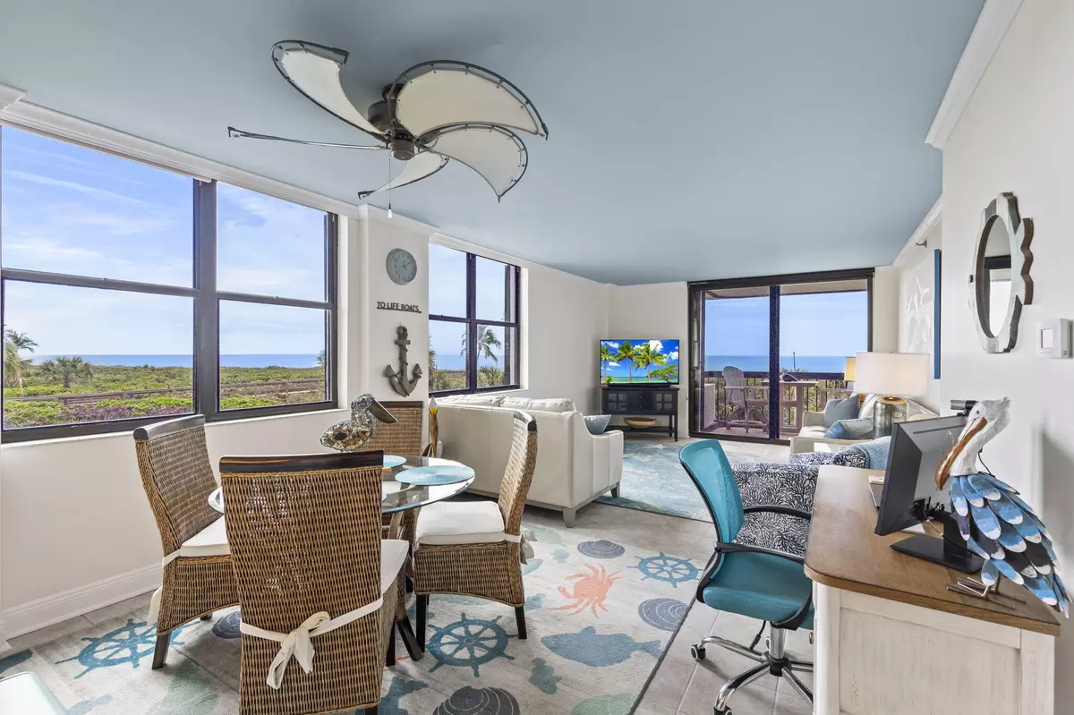 Hutchinson Island, FL 34949,3100 N Highway A1a 302