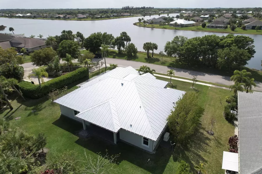 950 Yearling TRL, Sebastian, FL 32958