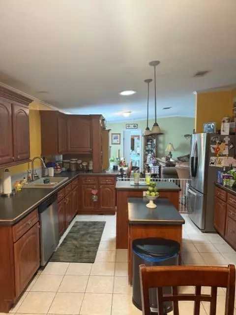 Port Saint Lucie, FL 34952,20 Madrid LN