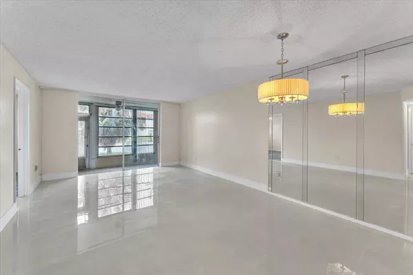 Sunrise, FL 33322,3001 E Sunrise Lakes DR 111