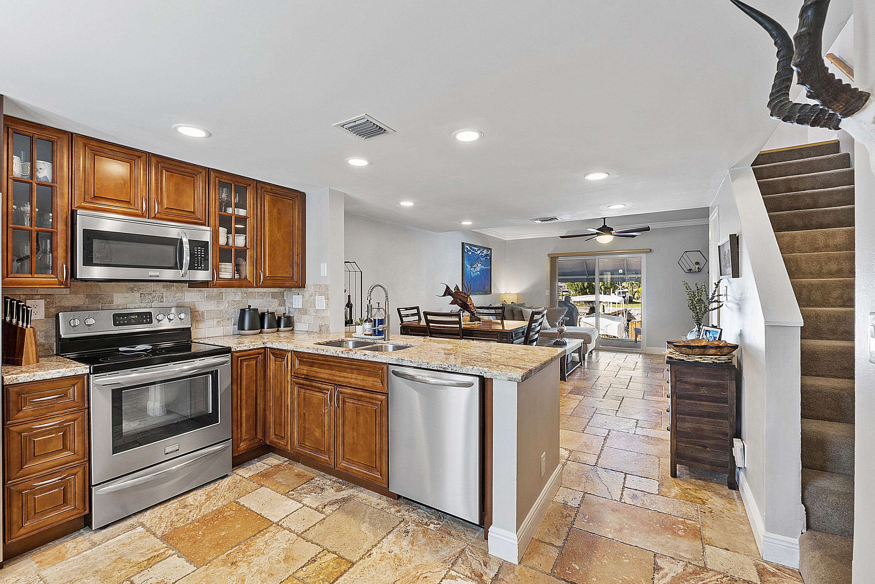 Pompano Beach, FL 33062,2781 NE 15 ST