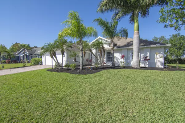 Vero Beach, FL 32968,5679 SW Riverboat CIR