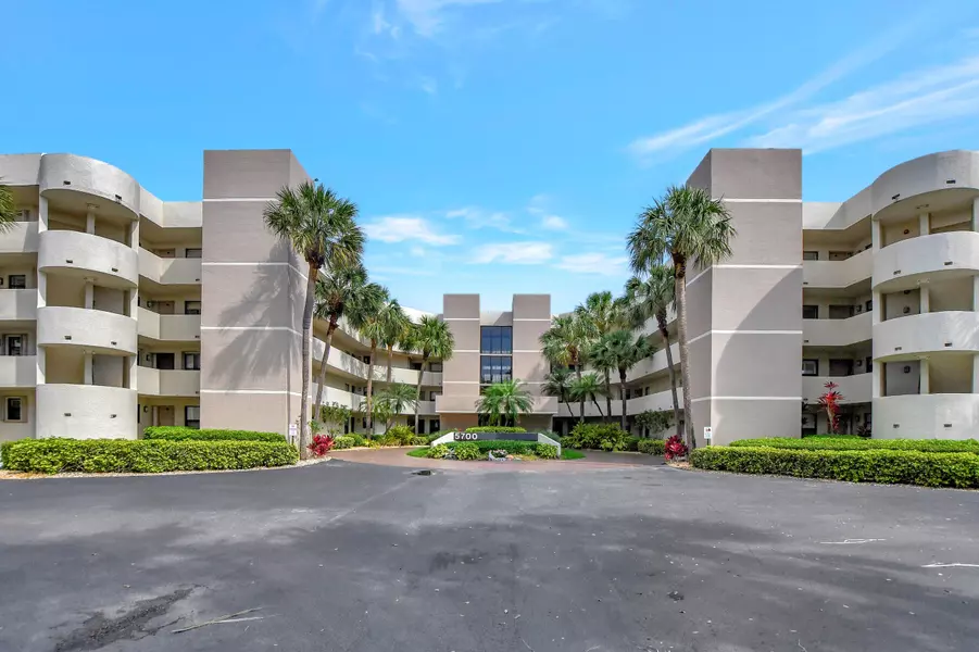 5700 Camino Del Sol Apt 107, Boca Raton, FL 33433