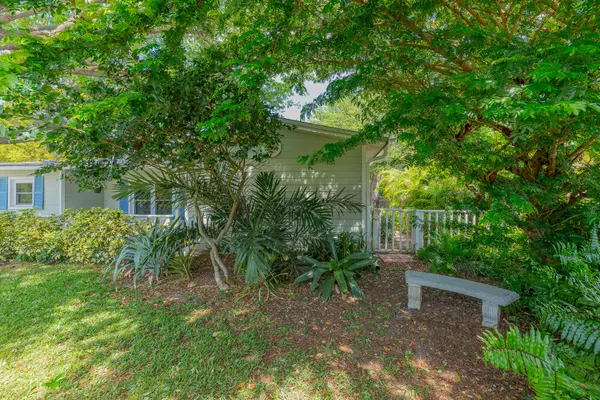 Stuart, FL 34994,338 SW Winnachee DR