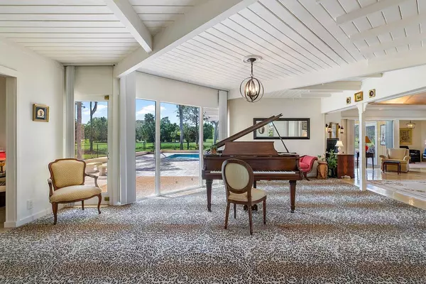 Atlantis, FL 33462,261 N Country Club DR