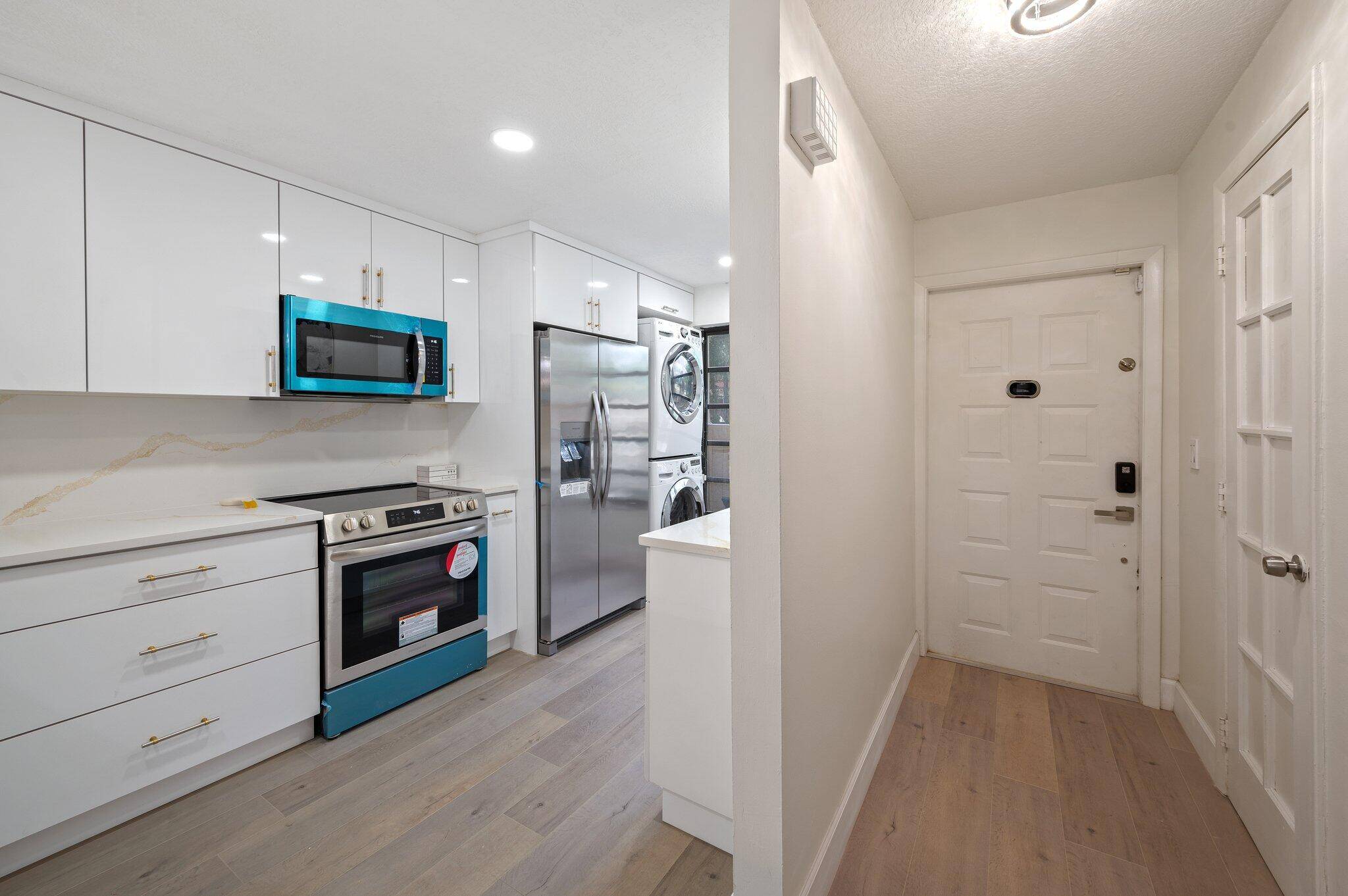 Pembroke Pines, FL 33024,9930 NW 13th CT