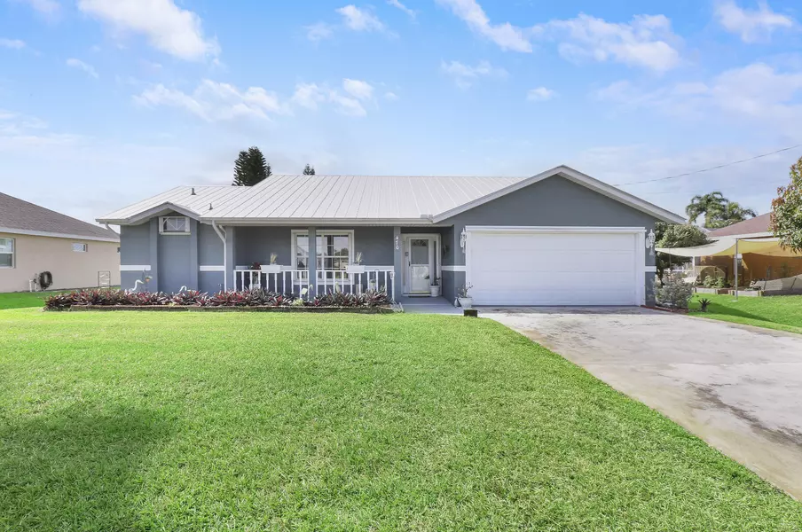 470 SE Nome DR, Port Saint Lucie, FL 34984