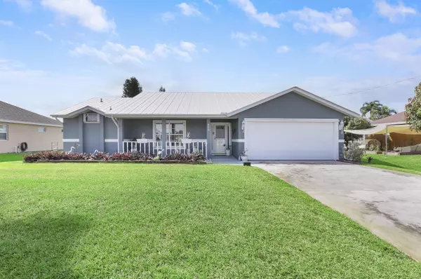 470 SE Nome DR, Port Saint Lucie, FL 34984