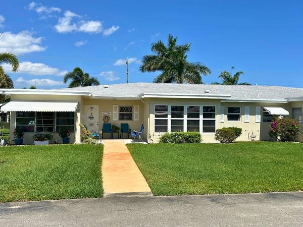 301 Country LN C, Boynton Beach, FL 33435