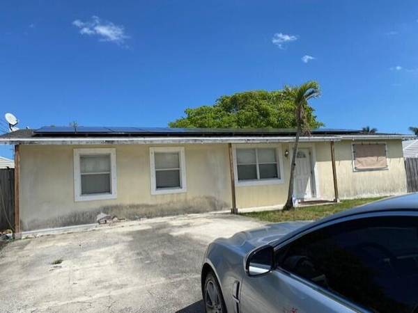 Lake Worth, FL 33462,6884 Florida DR