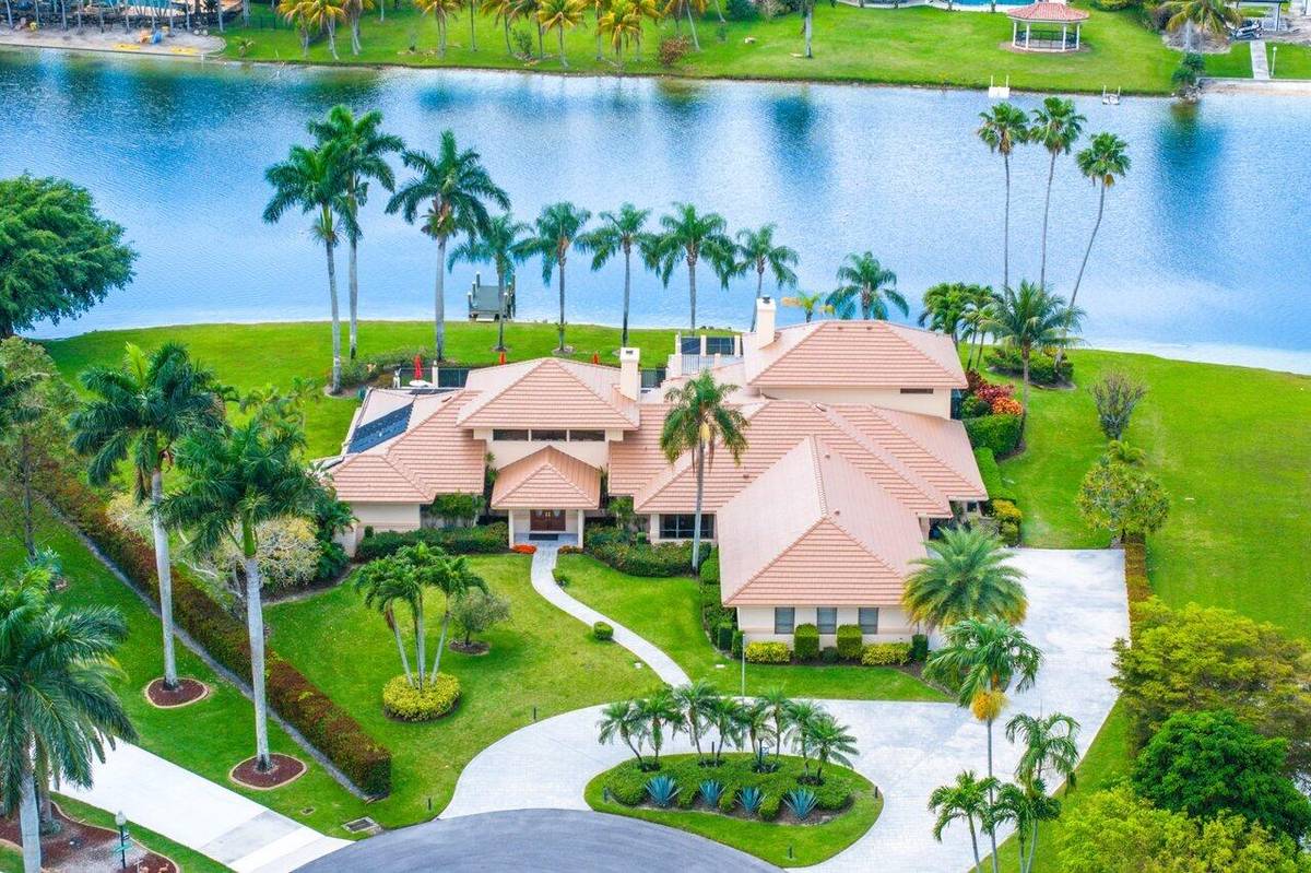 West Palm Beach, FL 33411,8631 Wendy CIR