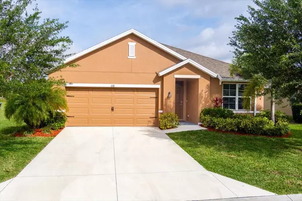 2181 SW Harwick CIR, Vero Beach, FL 32968