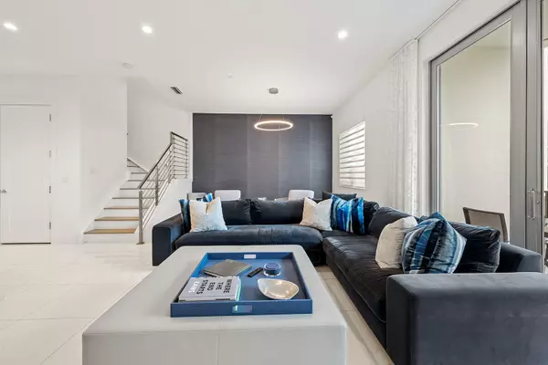 Boca Raton, FL 33431,1721 NW 42nd DR