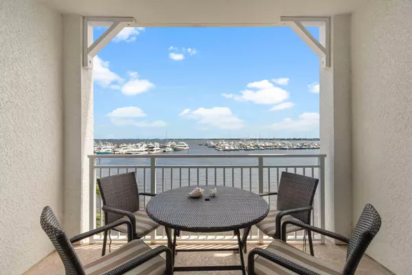 Stuart, FL 34994,715 NW Flagler AVE 302