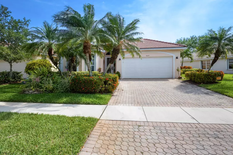 5647 S Fountains DR, Lake Worth, FL 33467