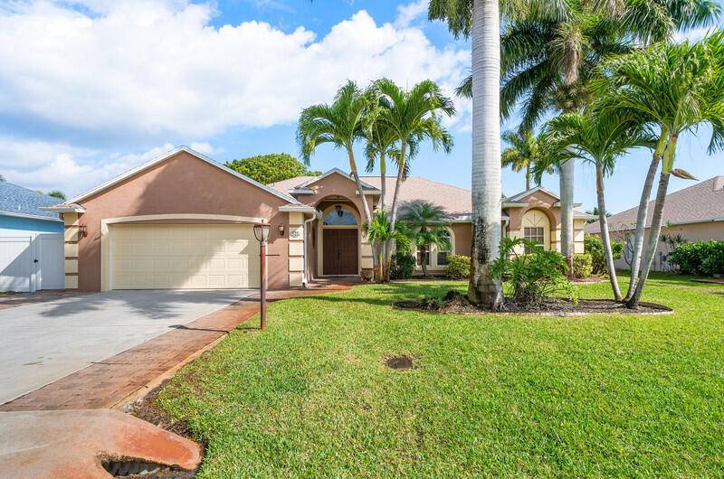525 NE Vanda Terrado, Jensen Beach, FL 34957