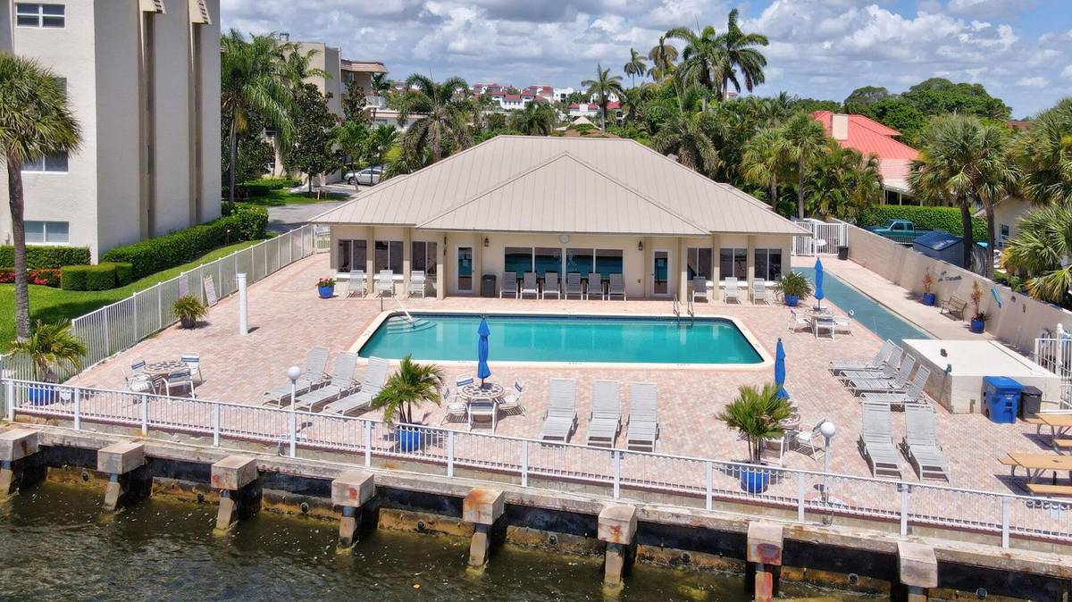 Boynton Beach, FL 33435,650 Snug Harbor DR G106