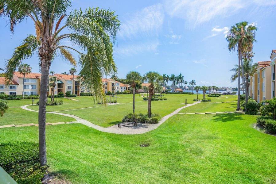 135 Yacht Club WAY 212, Hypoluxo, FL 33462