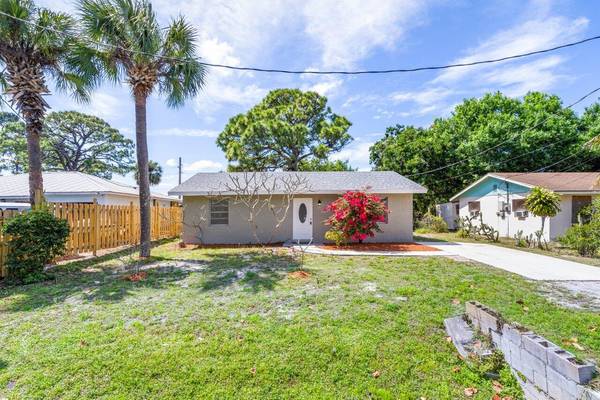 3415 W Lake DR,  Fort Pierce,  FL 34982