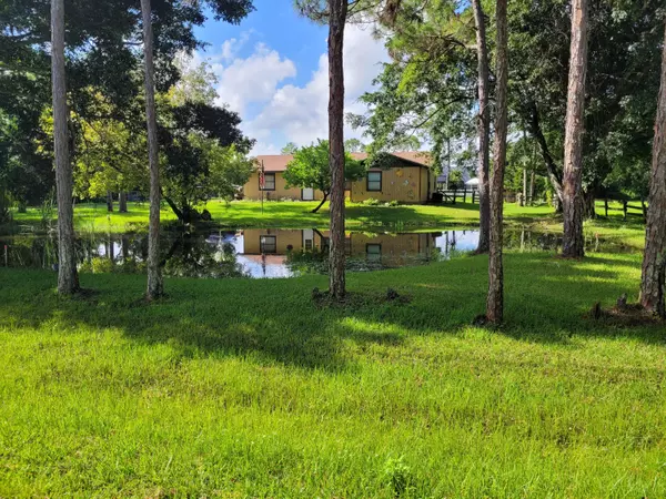 12398 N 66th ST,  The Acreage,  FL 33412