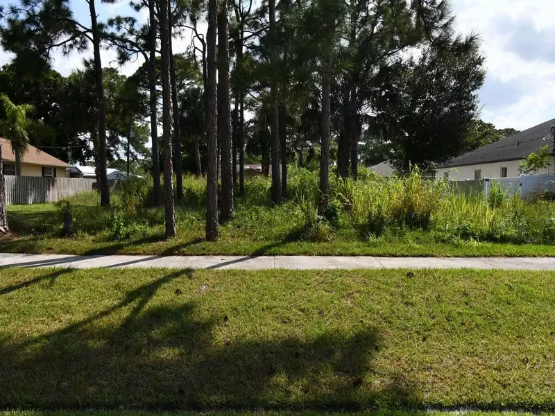 540 NW Floresta DR, Port Saint Lucie, FL 34984